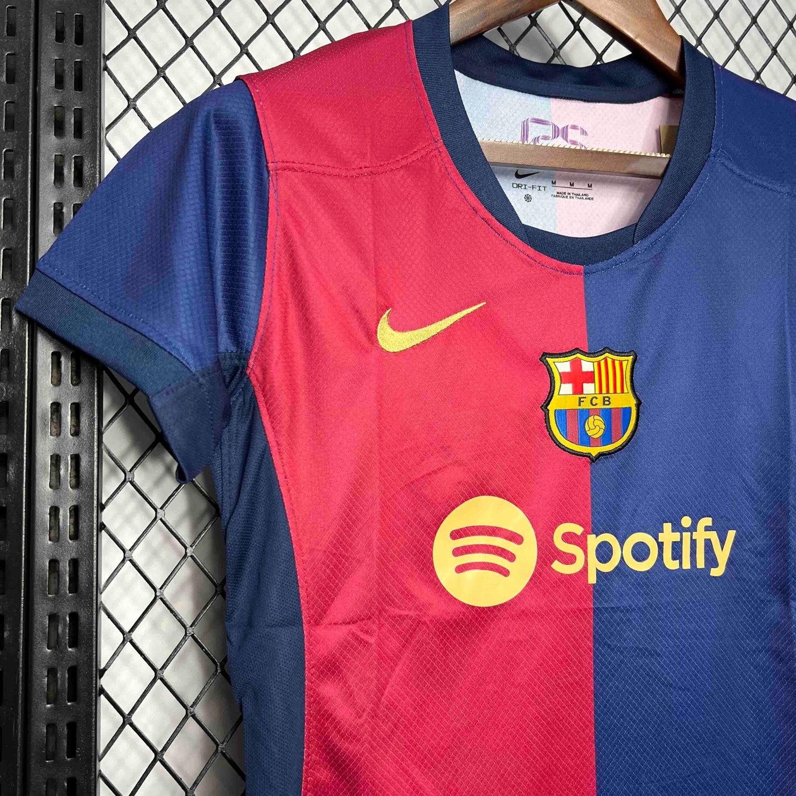 Barcelona Home Women's Soccer Jersey 2024/25 - Image 4