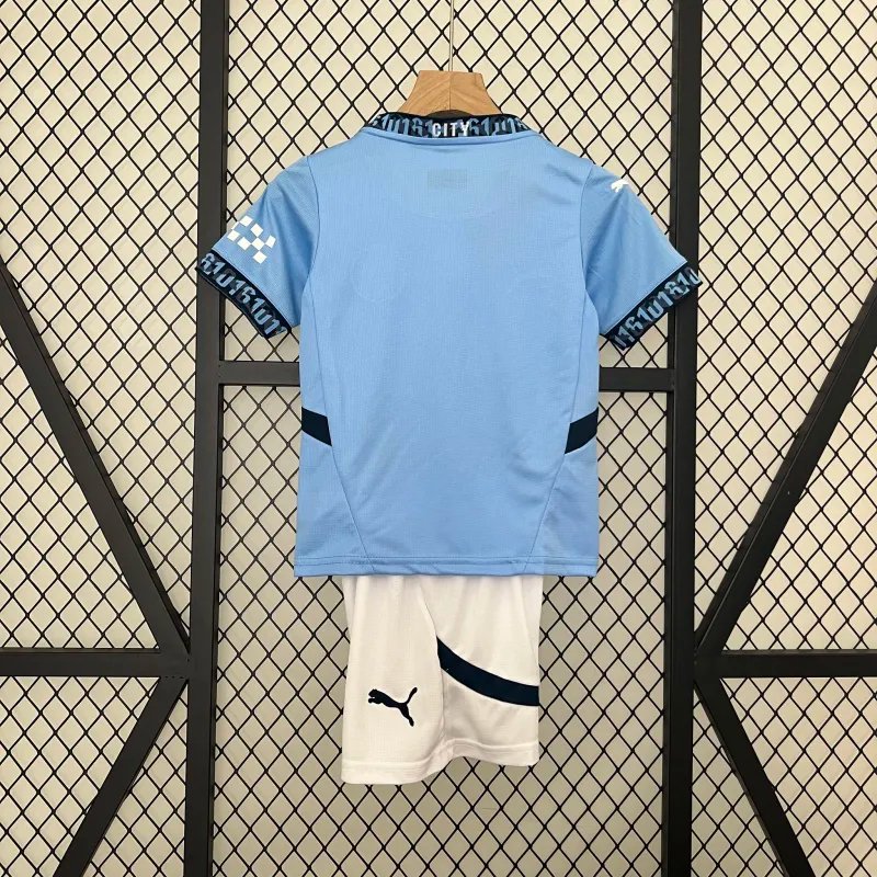 Manchester City Home Kids Kit Jersey+Shorts 2024/25 - Image 3