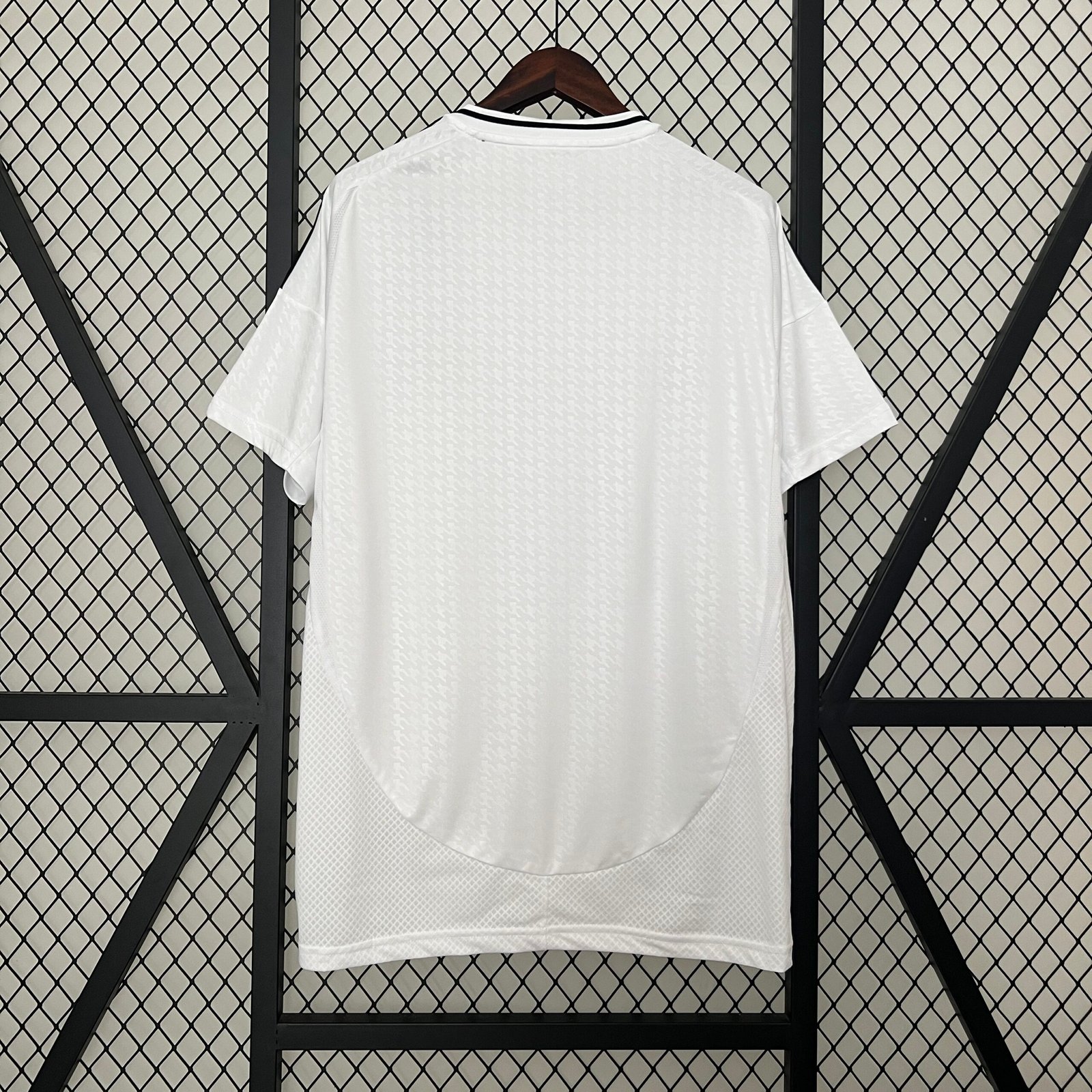 VALVERDE #8 Real Madrid Soccer Jersey Home Custom Shirt 2024/25 - Image 4