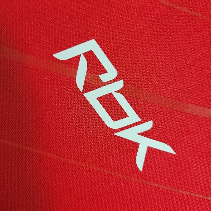 Liverpool Retro Football Jersey Home Custom Shirt 2005/06 - Image 7