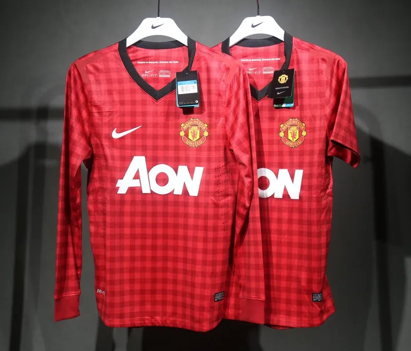 Manchester United Authentic Retro Home Long Sleeve Football Jersey Shirt 2012/13 - Image 4