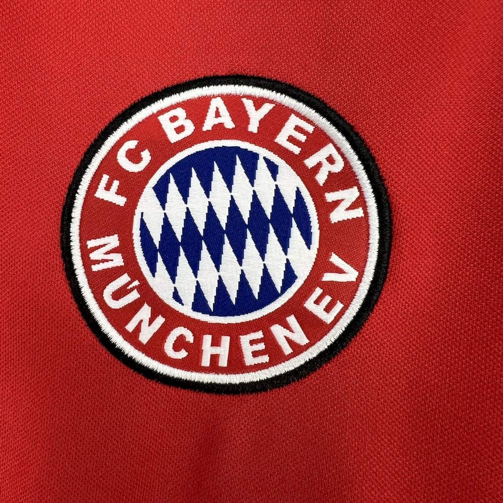 Bayern Munich Retro Jersey Home Champion Soccer Shirt 2001-02 - Image 5