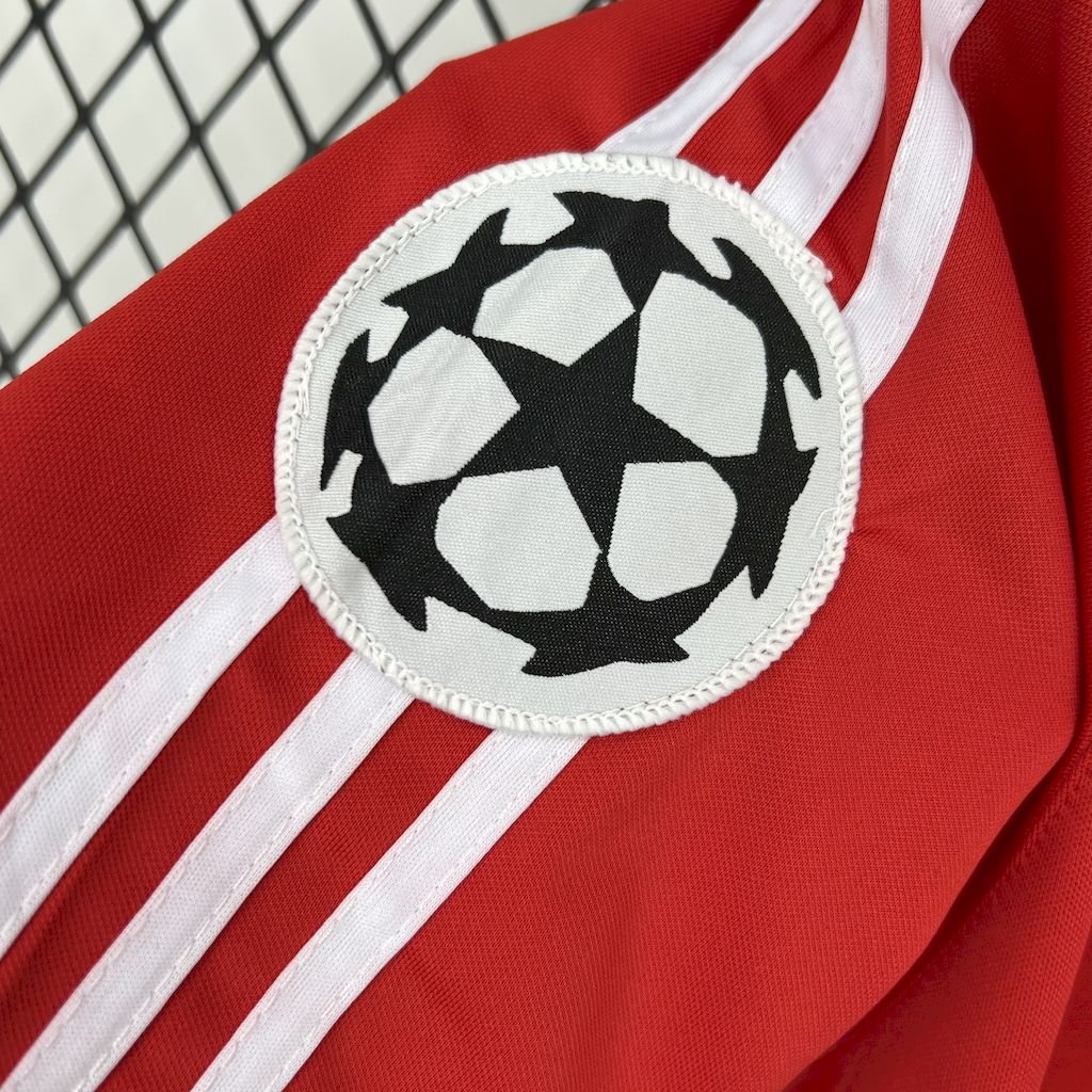 Bayern Munich Retro Jersey Home Champion Soccer Shirt 2001-02 - Image 8
