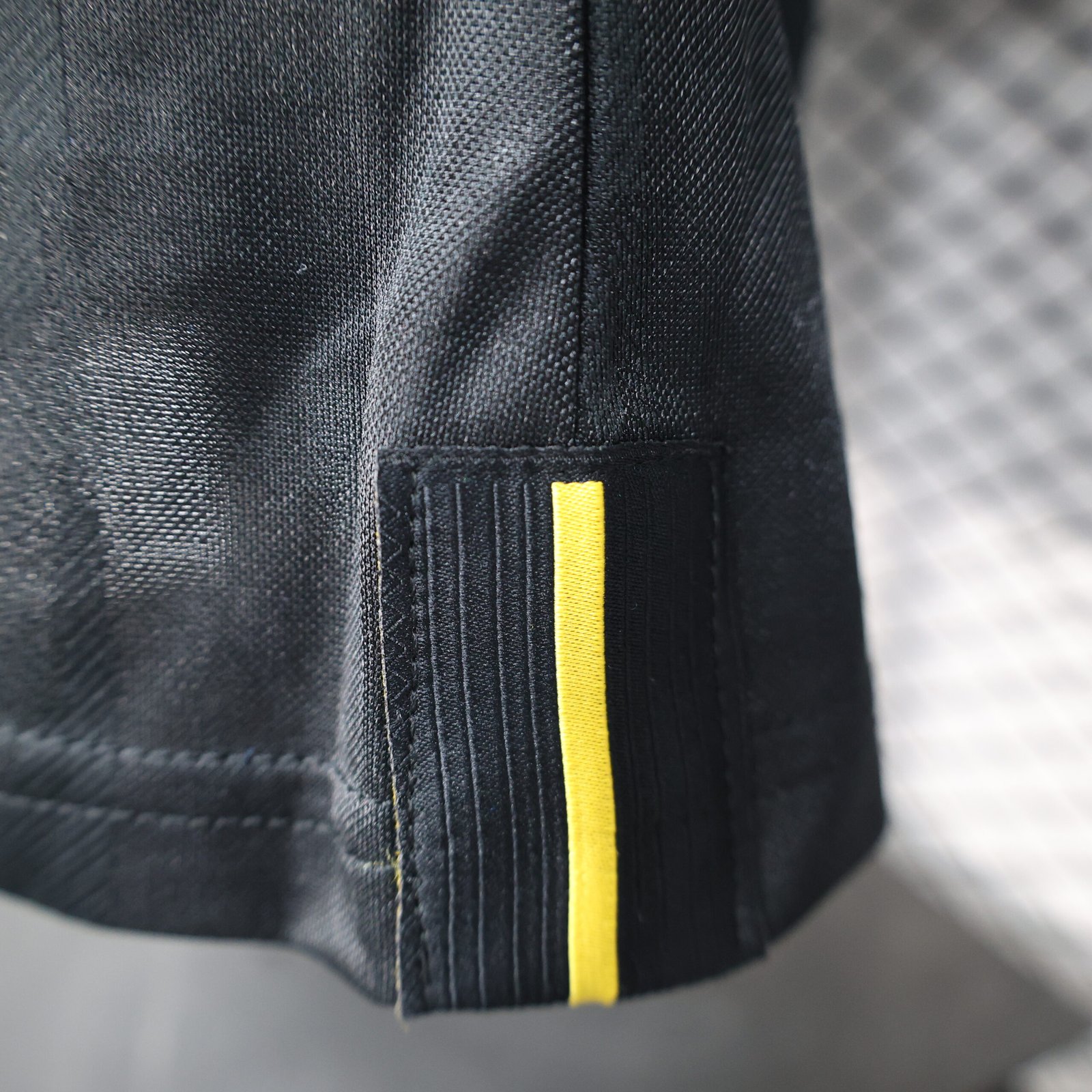 Manchester United's second away kit 2025-26 - Image 10